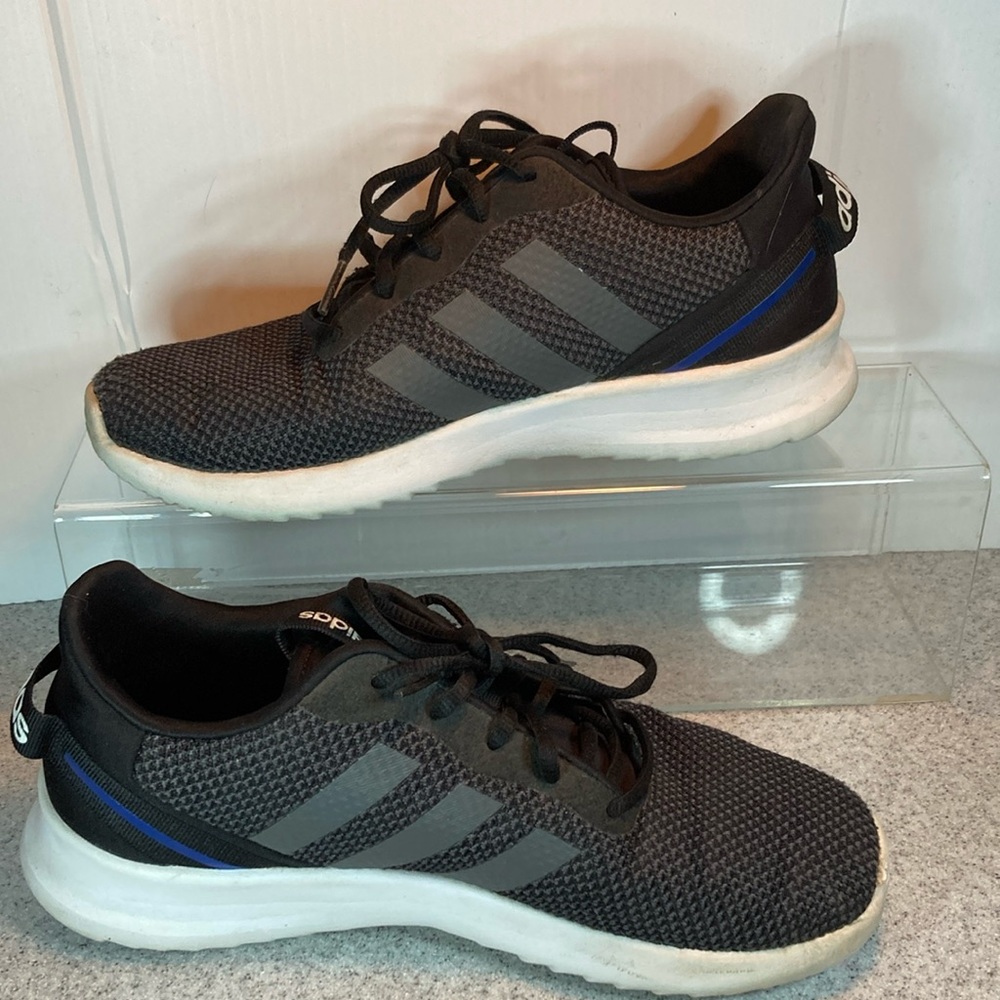 Adidas cloudfoam sole. Black 3 strip size 7. Fc 2